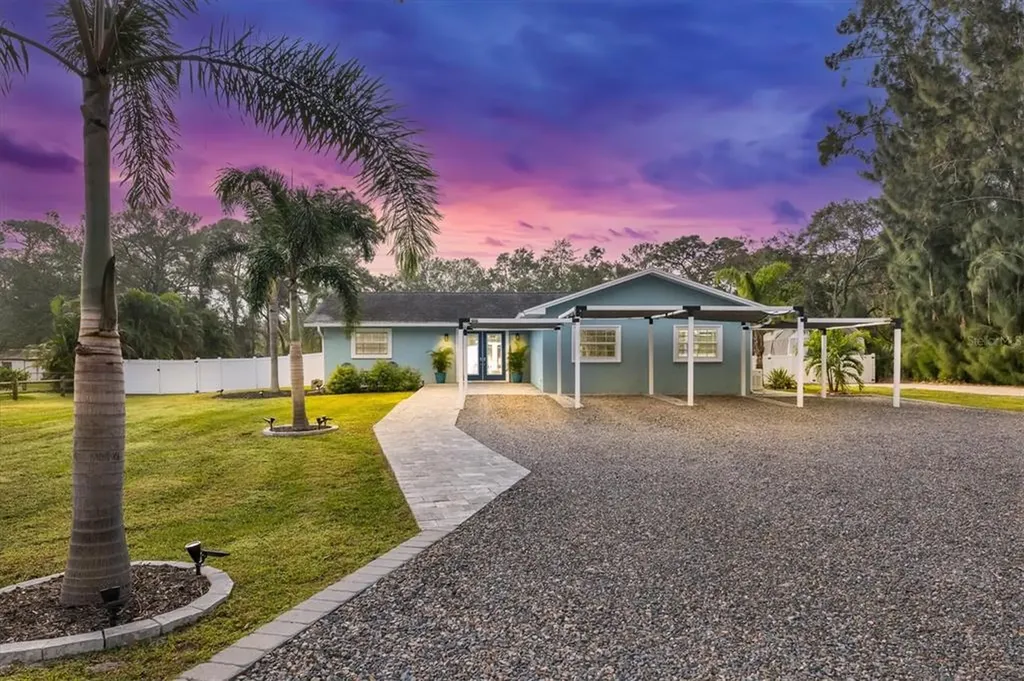 2852 57th Street Sarasota FL 34243