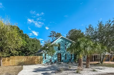 805 Country Club Road N St Petersburg FL 33710