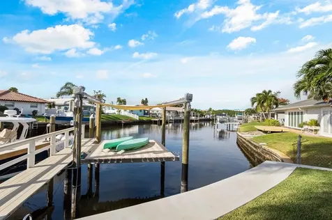 1398 52nd Avenue NE St Petersburg FL 33703
