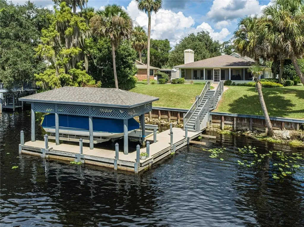 1984 Quail Hollow Drive Deland FL 32720