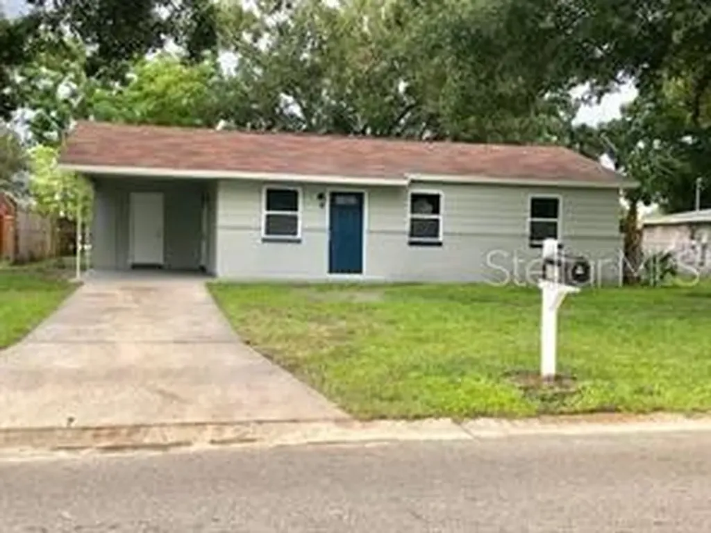 8326 Allamanda Avenue Tampa FL 33619