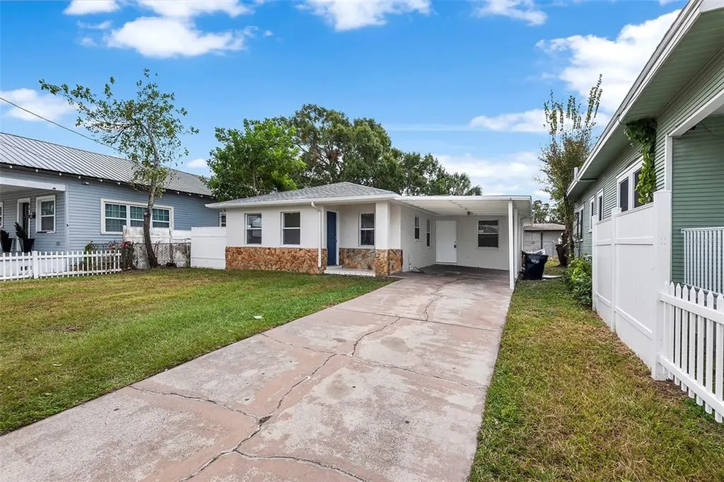 2520 W Saint John Street Tampa FL 33607