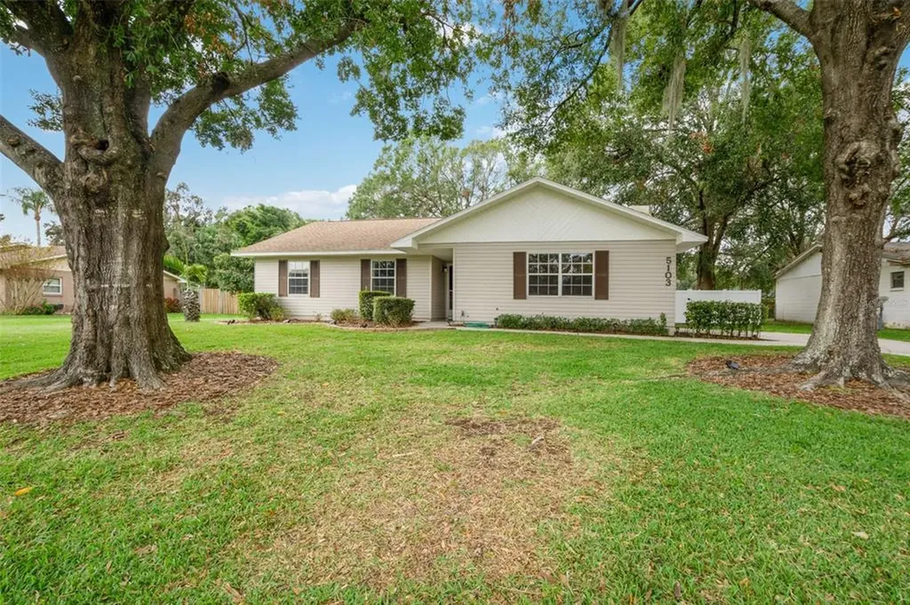 5103 Woodgreen Lane Lakeland FL 33811