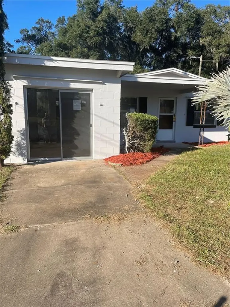 709 W Mansfield Street Deland FL 32720