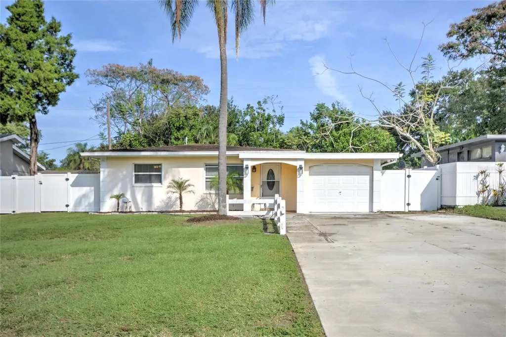 5479 46th Avenue N St Petersburg FL 33709