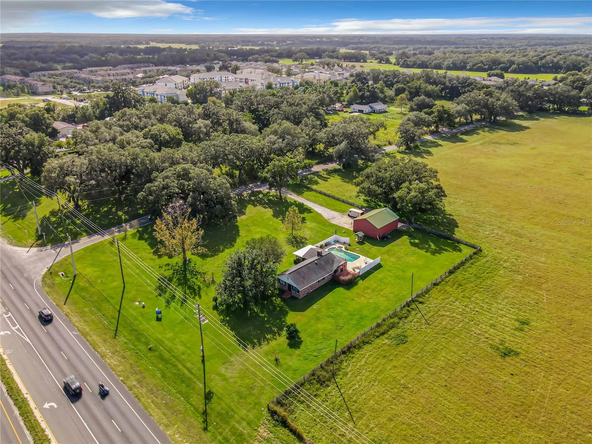 10038 N Us Highway 301 Oxford FL 34484