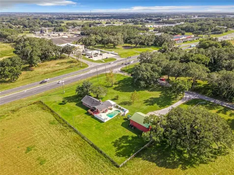 10038 N Us Highway 301 Oxford FL 34484