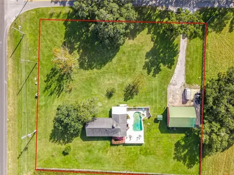 10038 N Us Highway 301 Oxford FL 34484