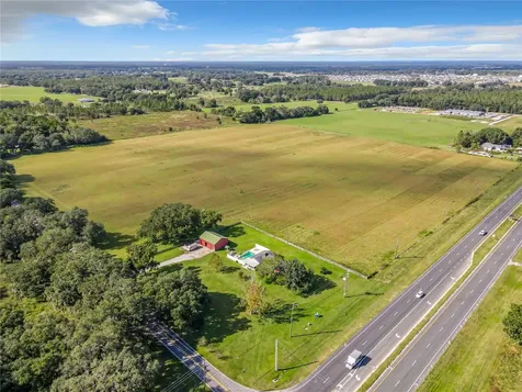 10038 N Us Highway 301 Oxford FL 34484