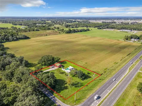 10038 N Us Highway 301 Oxford FL 34484