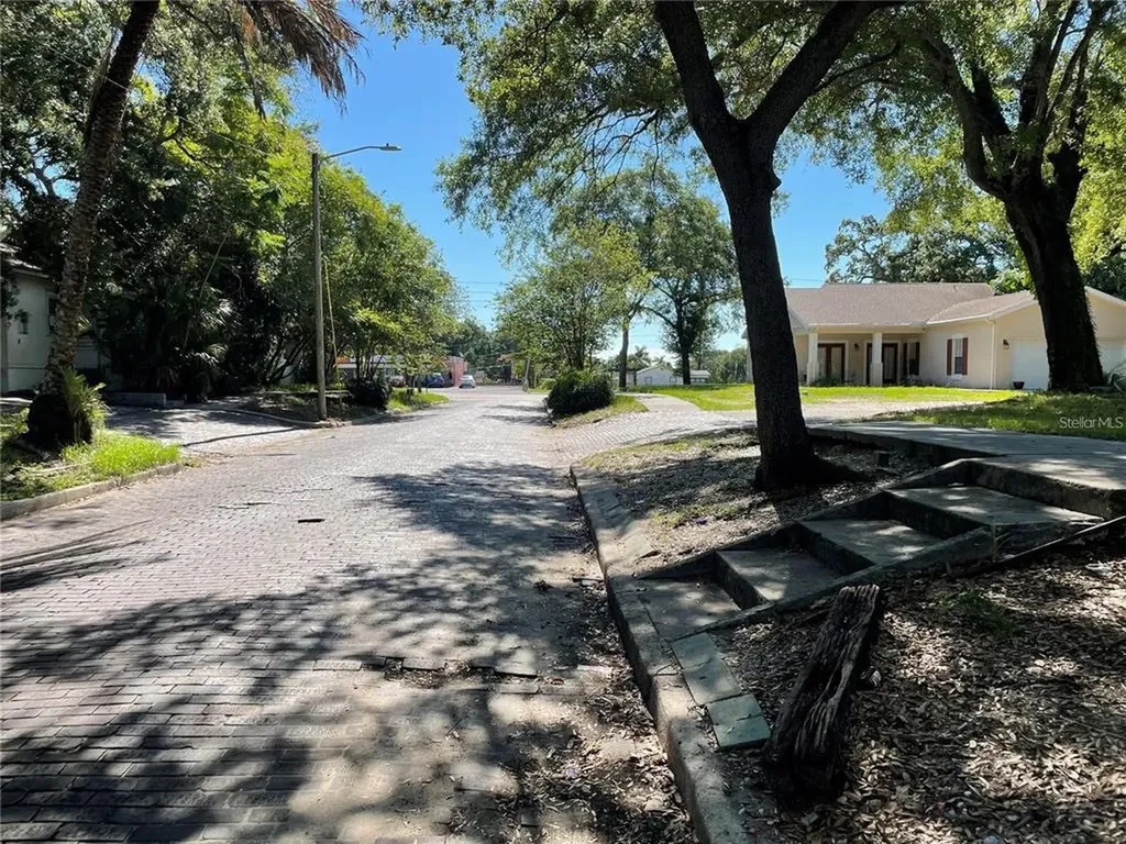 920 15th Avenue S St Petersburg FL 33705