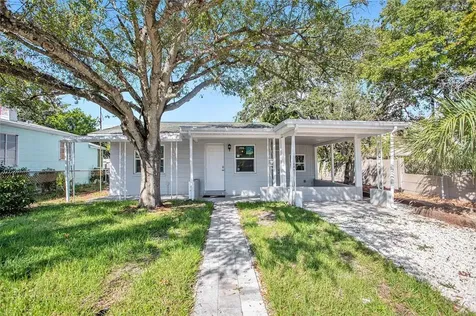 427 38th Avenue N St Petersburg FL 33704