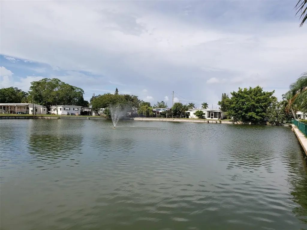 608 51st Avenue W Bradenton FL 34207