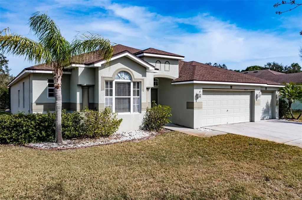 9013 N River Road Tampa FL 33635