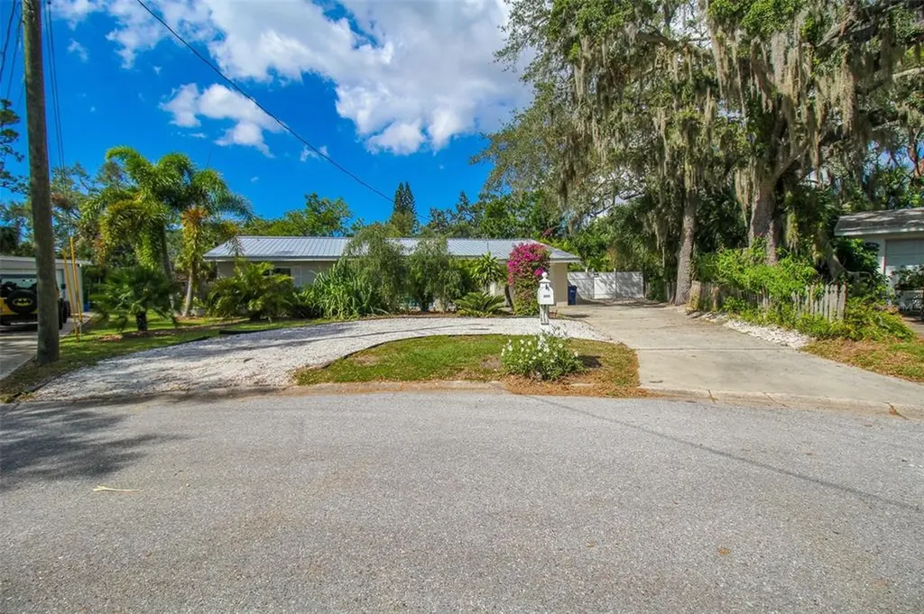 3223 Rowena Street Sarasota FL 34231