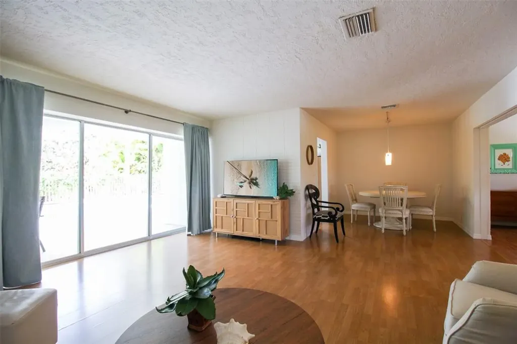 3223 Rowena Street Sarasota FL 34231