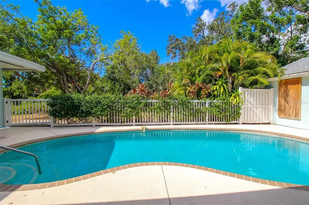 3223 Rowena Street Sarasota FL 34231