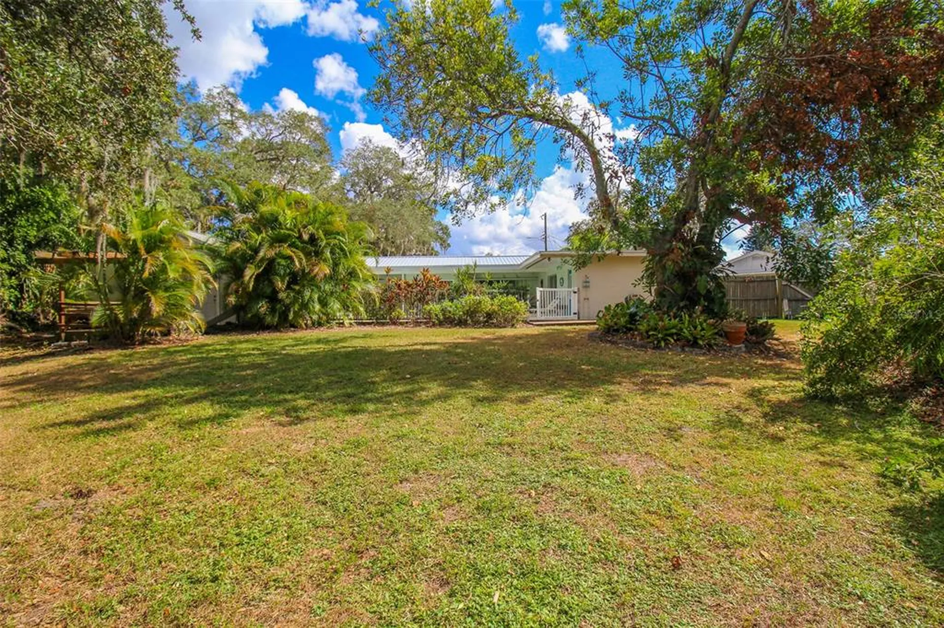 3223 Rowena Street Sarasota FL 34231