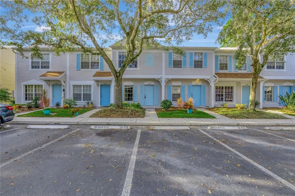 8565 Hunters Key Circle Tampa FL 33647