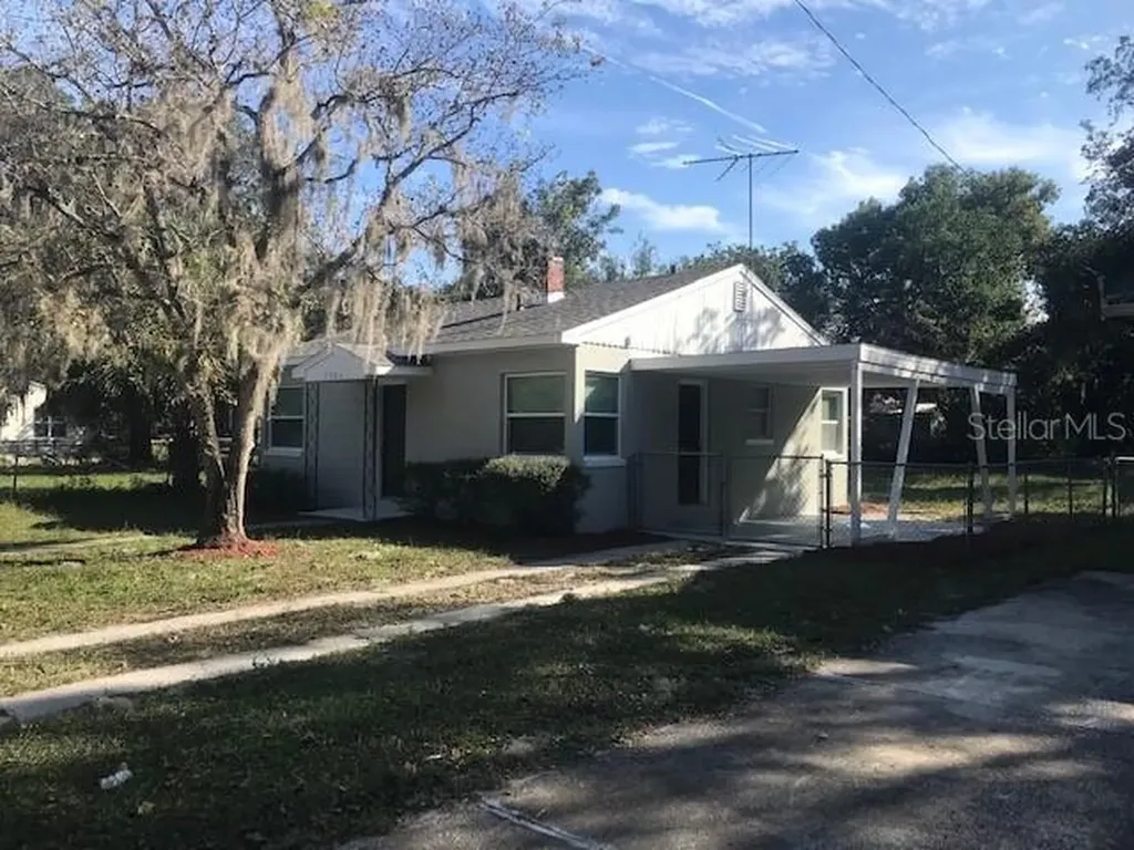 1903 High Street Leesburg FL 34748