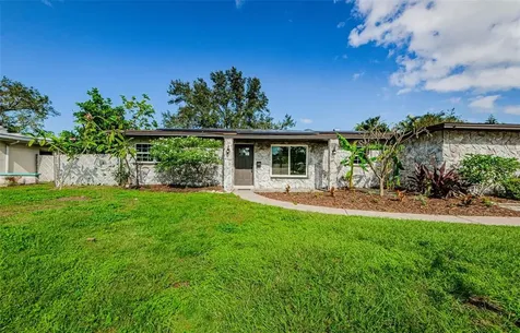 1829 67th Avenue N St Petersburg FL 33702