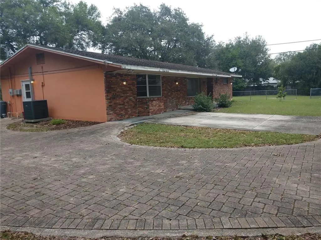 904 Woodland Drive Seffner FL 33584