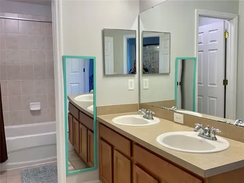 4887 Fells Cove Avenue Kissimmee FL 34744