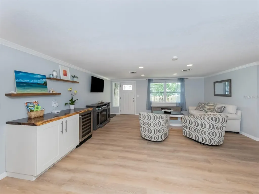 6115 Carlton Avenue Sarasota FL 34231