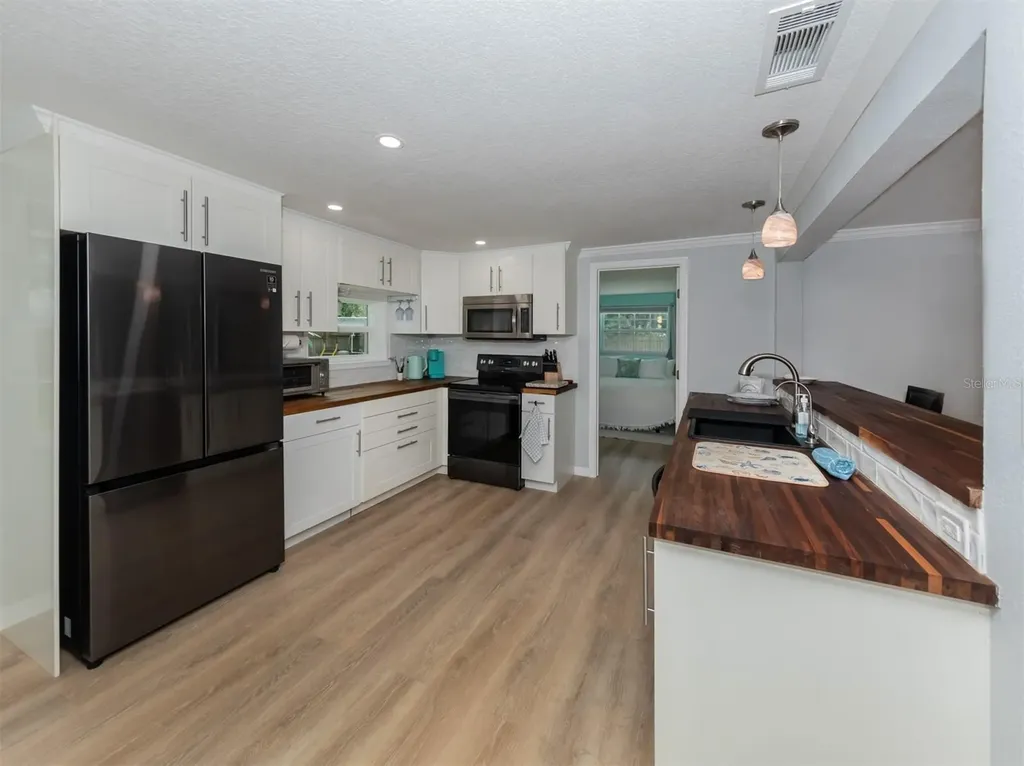6115 Carlton Avenue Sarasota FL 34231