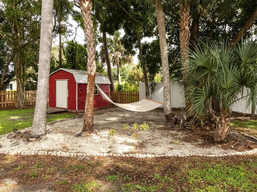 6115 Carlton Avenue Sarasota FL 34231