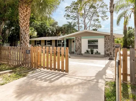 6115 Carlton Avenue Sarasota FL 34231