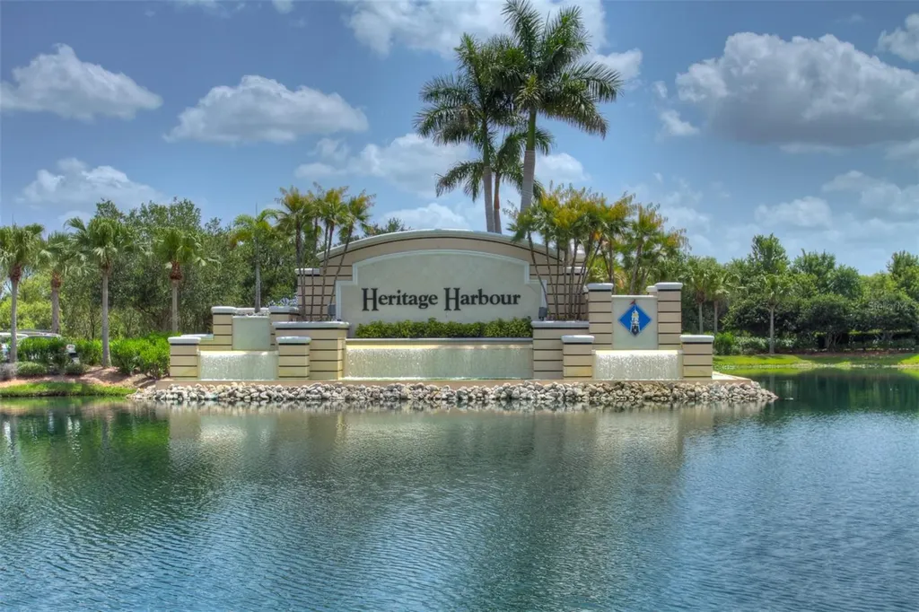 905 Fairway Cove Lane Bradenton FL 34212
