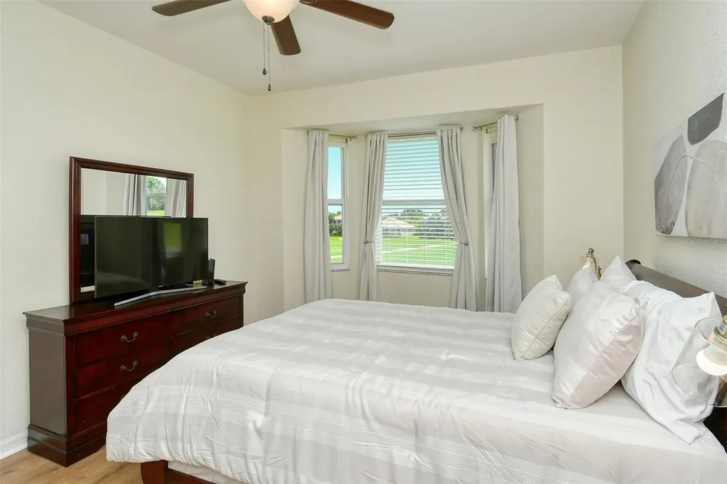 905 Fairway Cove Lane Bradenton FL 34212