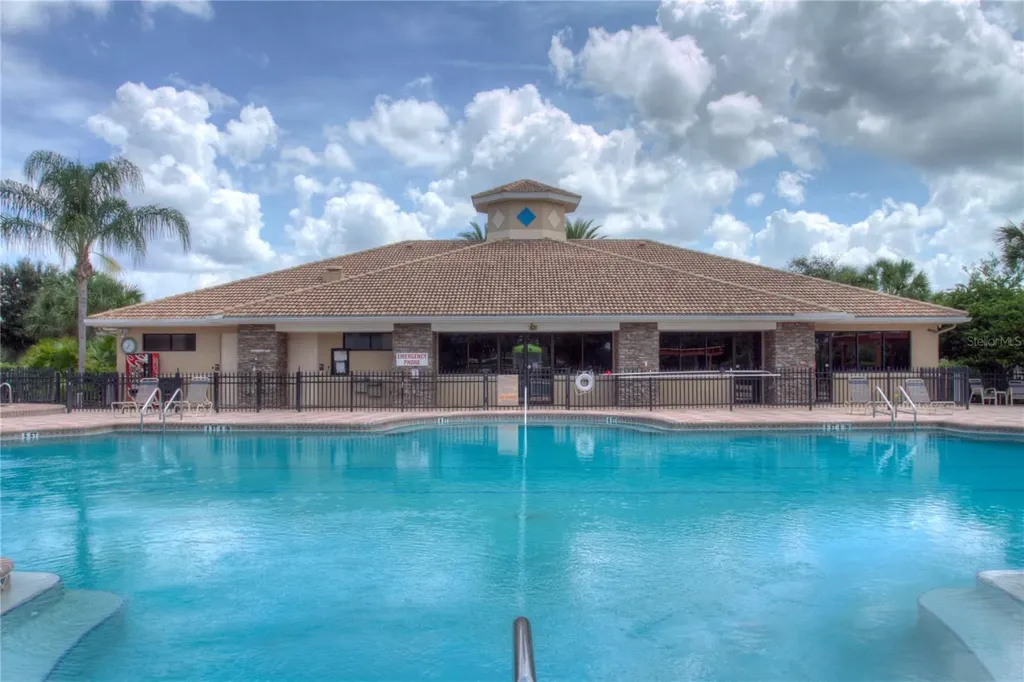 905 Fairway Cove Lane Bradenton FL 34212