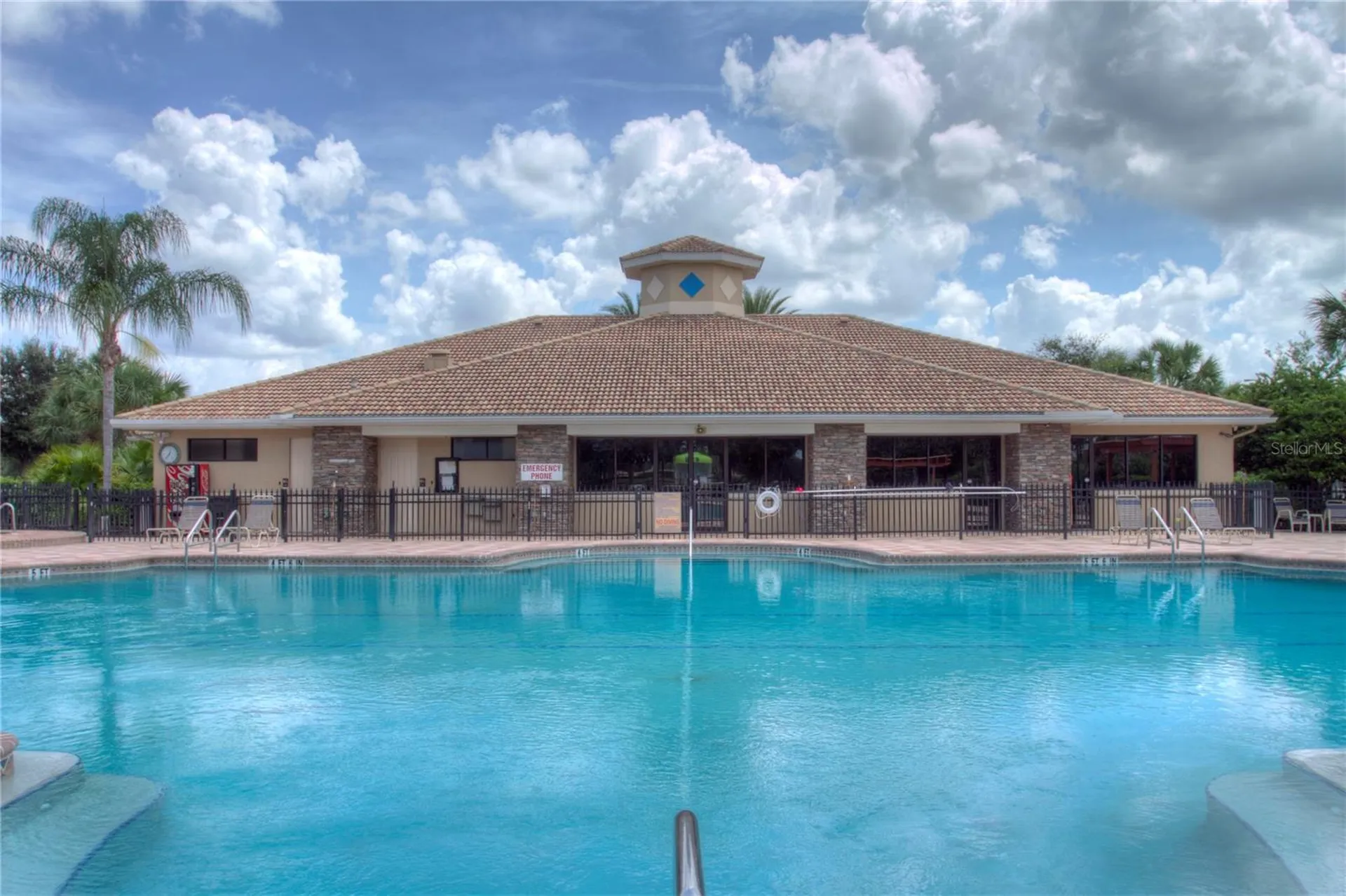 905 Fairway Cove Lane Bradenton FL 34212