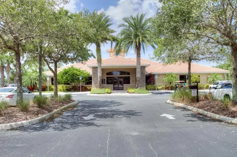 905 Fairway Cove Lane Bradenton FL 34212