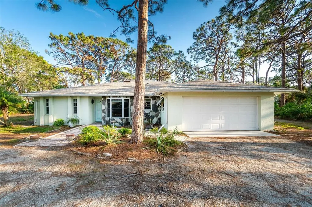 1611 Columbia Drive Englewood FL 34223