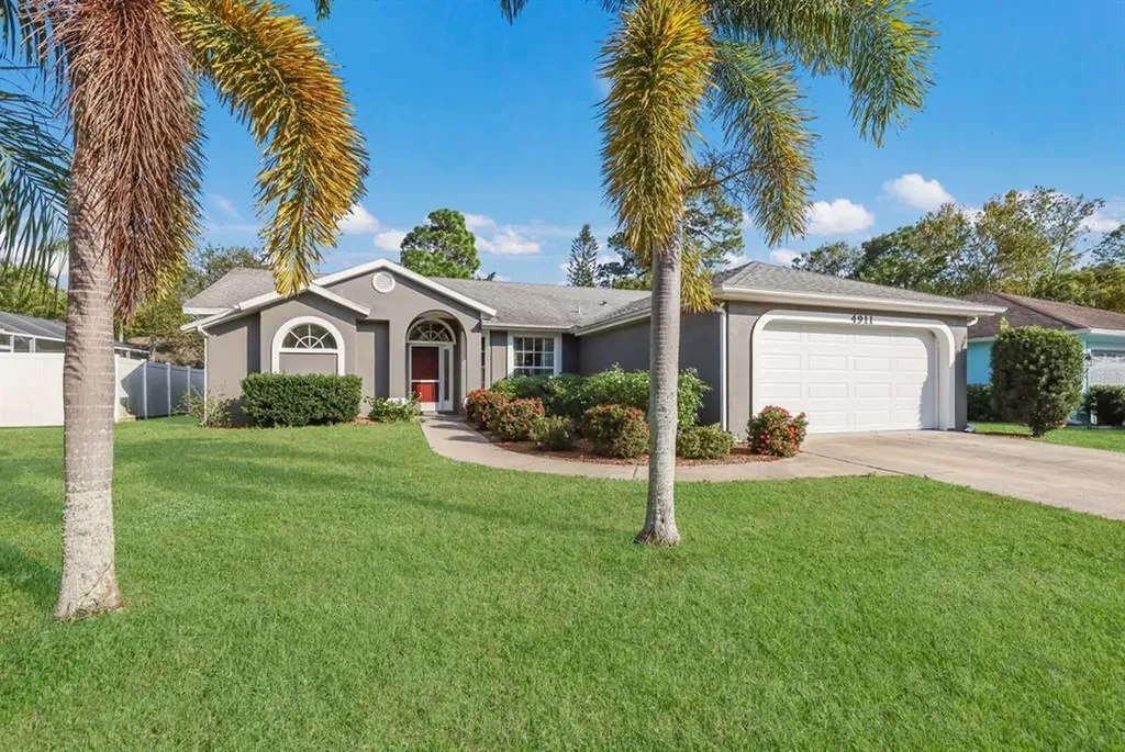 4911 21st Court E Bradenton FL 34203
