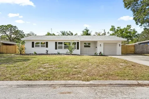 7662 17th Avenue N St Petersburg FL 33710