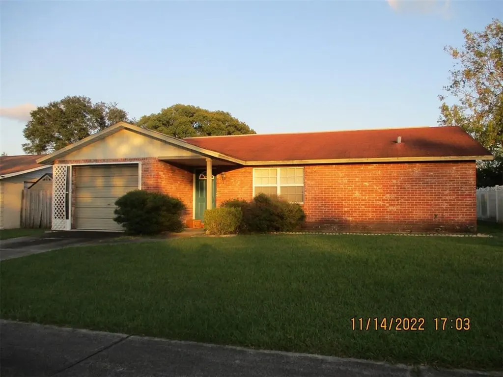 6148 18th Street Zephyrhills FL 33542