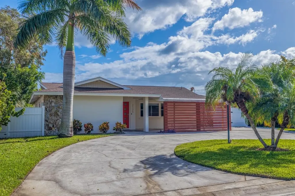 2126 Bayou Grande Boulevard NE St Petersburg FL 33703