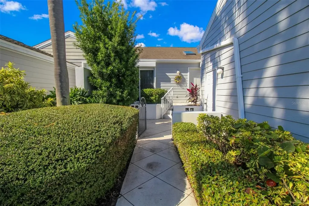 502 Sanderling Circle Bradenton FL 34209