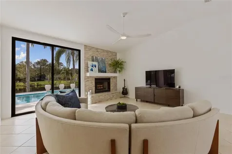 6080 Ravenwood Drive Sarasota FL 34243