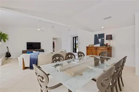 6080 Ravenwood Drive Sarasota FL 34243
