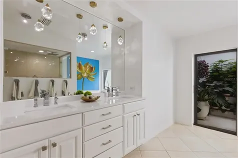 6080 Ravenwood Drive Sarasota FL 34243
