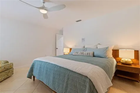 6080 Ravenwood Drive Sarasota FL 34243
