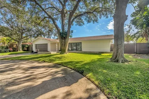 5820 Bahama Shores Drive S St Petersburg FL 33705