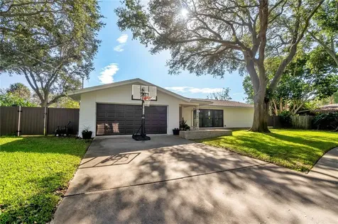 5820 Bahama Shores Drive S St Petersburg FL 33705