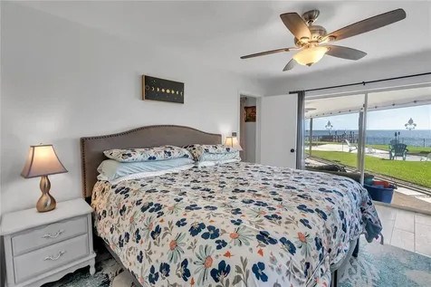 5820 Bahama Shores Drive S St Petersburg FL 33705