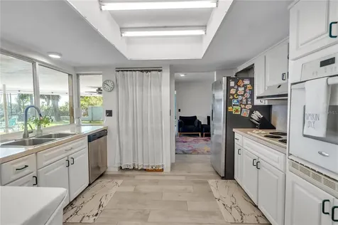 5820 Bahama Shores Drive S St Petersburg FL 33705